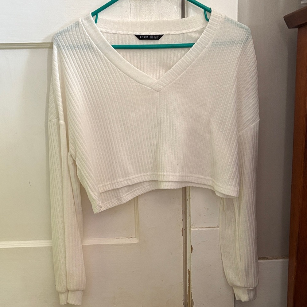 white SHEIN long-sleeve, ribbed, V-neck cropped sweater.